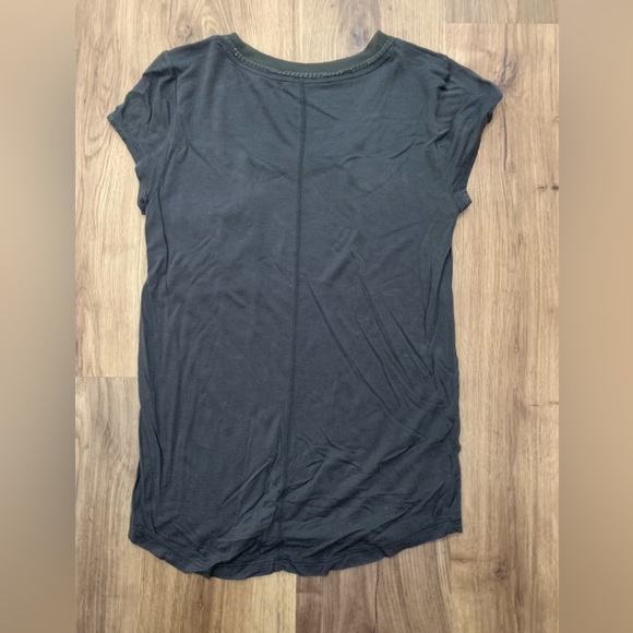 Loft chain t-shirt, size small, petite - Picture 4 of 4